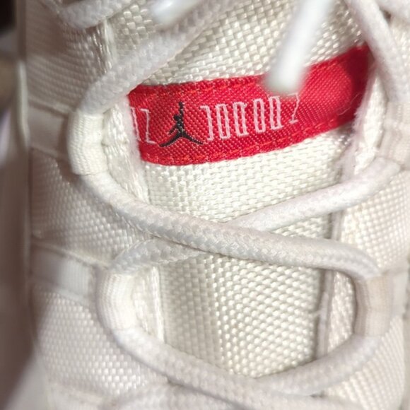 Jordan 11 Retro Platinum Tint - Picture 8 of 10